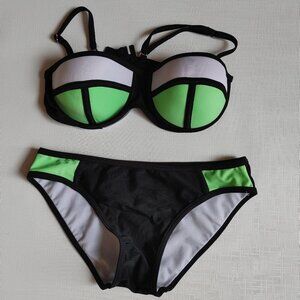 3D BIKINI TOP with Matching Bottoms Women's Size Medium Green White Black